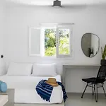 30Villa Rd Studio